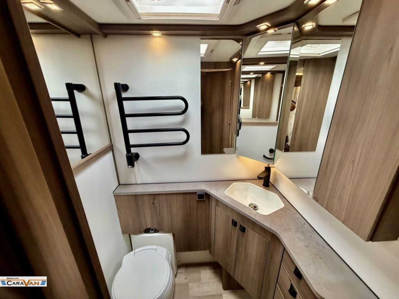 KABE 780 DGLE B10 Queensbett Ansicht 17 für Fahrzeugdetailseite