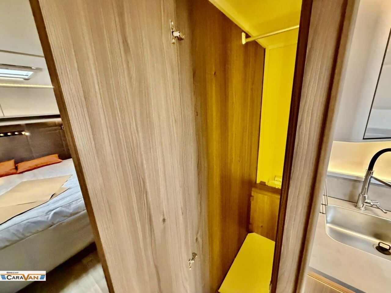 KABE 780 DGLE B10 Queensbett Ansicht 22 für Fahrzeugdetailseite