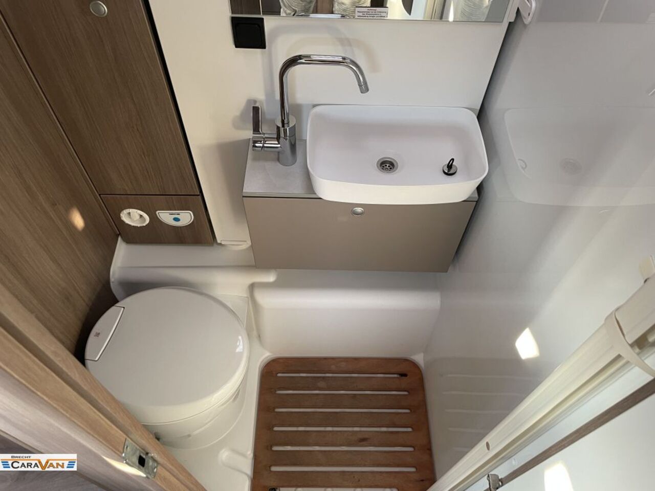 CARADO 338 pro+ Automatik/Navi/RFK/Markise Ansicht 7 für Fahrzeugdetailseite