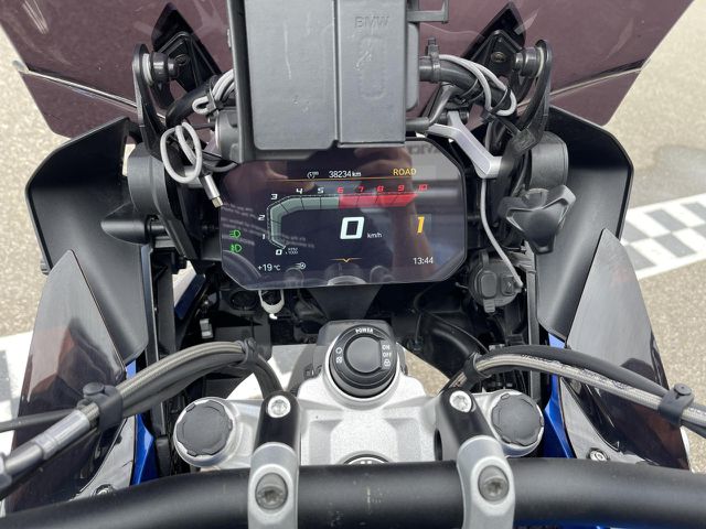 BMW R 1250 GS Adventure 3 Pakete Schaltassistent Pro Ansicht 11 für Fahrzeugdetailseite