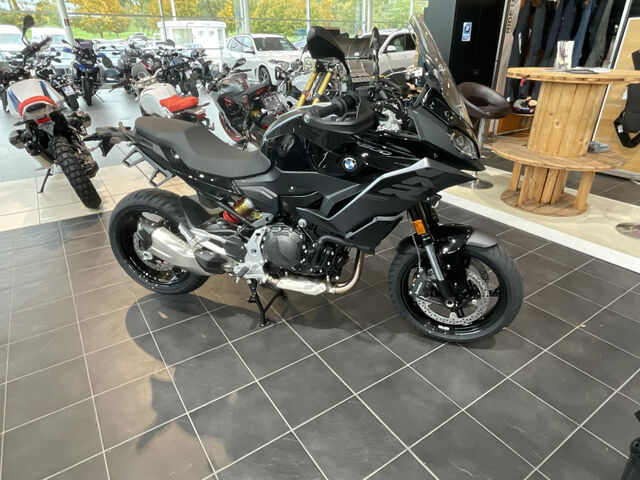 BMW F 900 XR Triple Black 2 Pakete M Endurance Kette R Ansicht 5 für Fahrzeugdetailseite