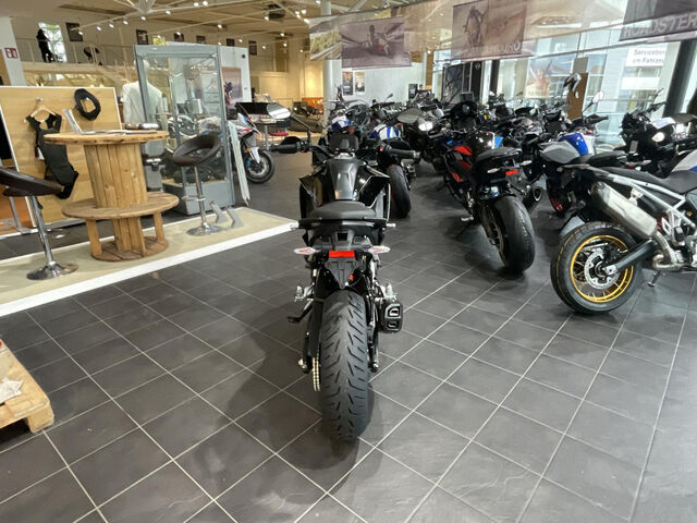 BMW F 900 XR Triple Black 2 Pakete M Endurance Kette R Ansicht 7 für Fahrzeugdetailseite