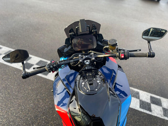 BMW M 1000 XR M Competition Paket Carbonpaket Lenkeren Ansicht 9 für Fahrzeugdetailseite