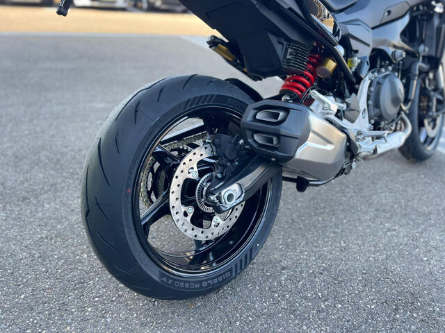 BMW F 900 R Triple Black 2 Pakete Headlight Pro M Endu Ansicht 13 für Fahrzeugdetailseite