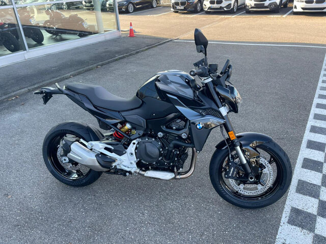 BMW F 900 R Triple Black 2 Pakete Headlight Pro M Endu Ansicht 4 für Fahrzeugdetailseite