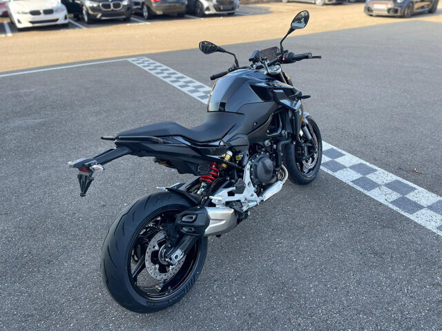 BMW F 900 R Triple Black 2 Pakete Headlight Pro M Endu Ansicht 5 für Fahrzeugdetailseite