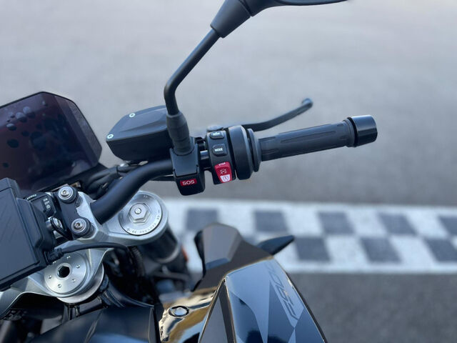 BMW F 900 R Triple Black 2 Pakete RDC Headlight Pro  H Ansicht 10 für Fahrzeugdetailseite