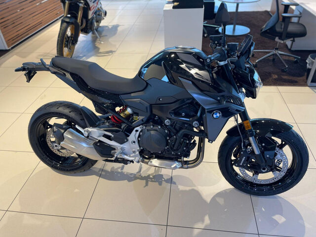 BMW F 900 R Triple Black 2 Pakete M Endurance Kette Ansicht 3 für Fahrzeugdetailseite