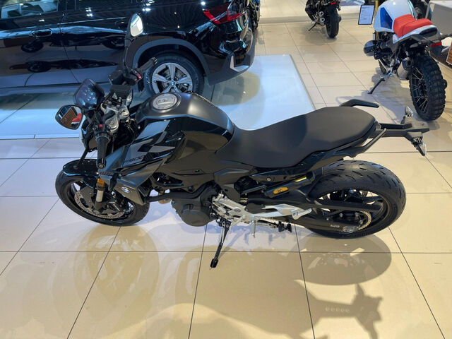 BMW F 900 R Triple Black 2 Pakete M Endurance Kette Ansicht 5 für Fahrzeugdetailseite
