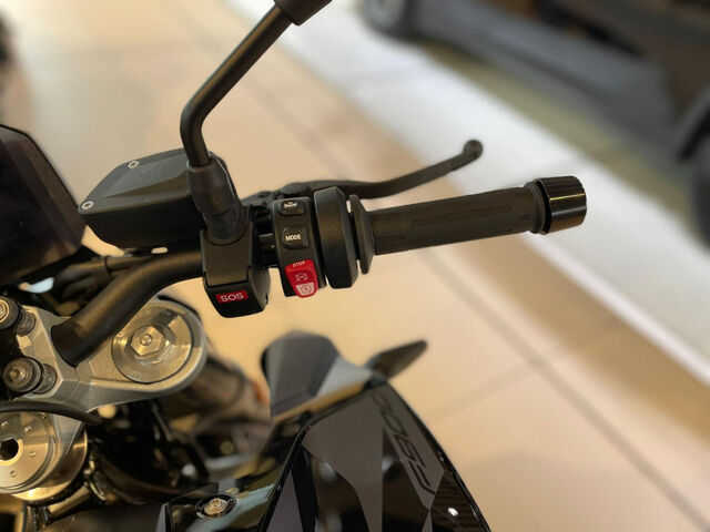 BMW F 900 R Triple Black 2 Pakete M Endurance Kette Ansicht 8 für Fahrzeugdetailseite