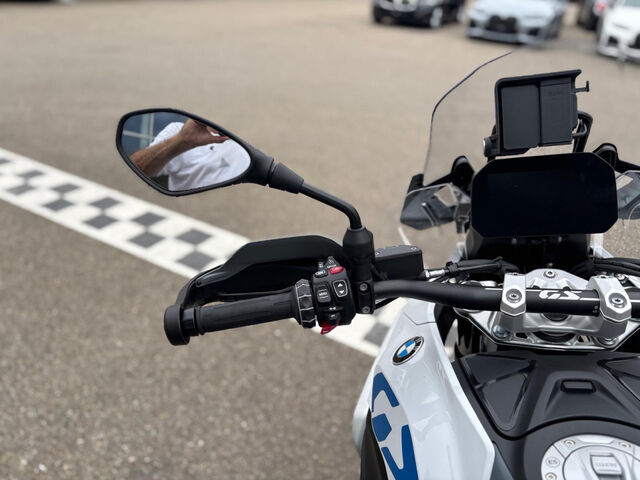 BMW R 1300 GS 5 Pakete AdaptiveFahrzeughöhenregelung Ansicht 7 für Fahrzeugdetailseite