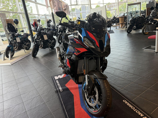 BMW M 1000 XR M Competition + Carbon Paket Ansicht 4 für Fahrzeugdetailseite