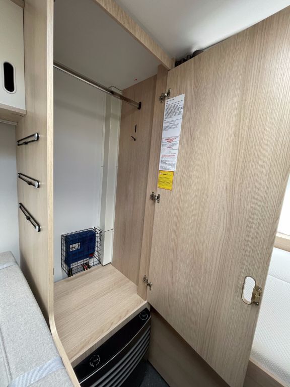 ADRIA 400 PS Ansicht 13 für Fahrzeugdetailseite