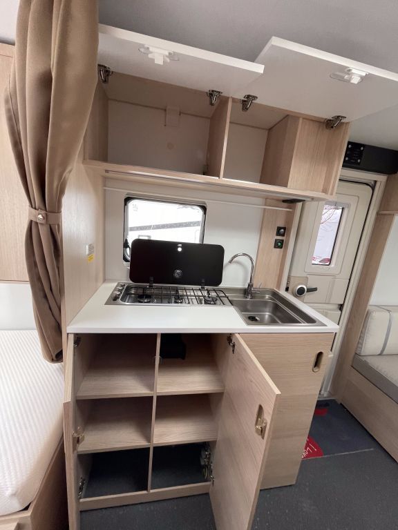 ADRIA 492 LU Ansicht 12 für Fahrzeugdetailseite