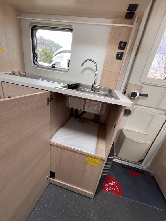 ADRIA 492 LU Ansicht 13 für Fahrzeugdetailseite