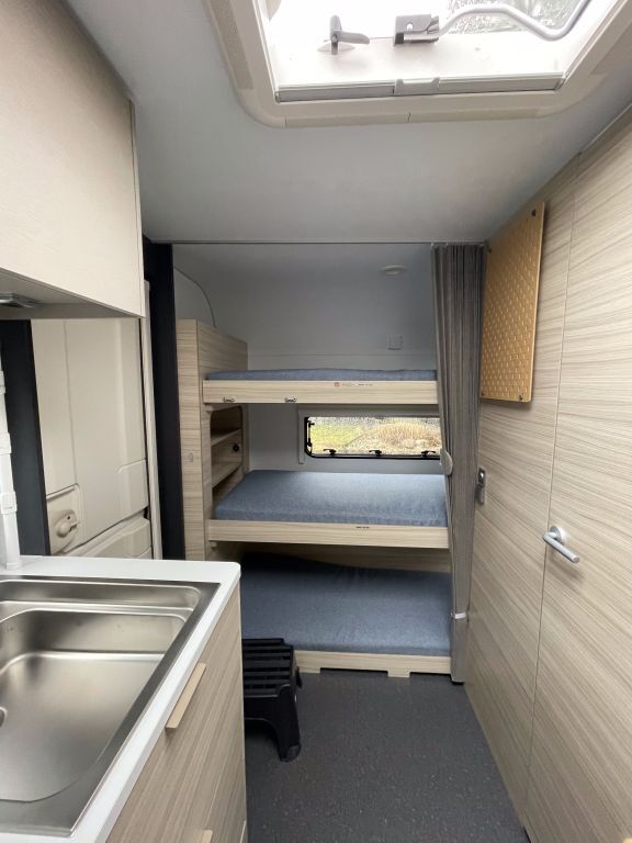 ADRIA 542 PK 3er Stockbett- Abverkauf Ansicht 7 für Fahrzeugdetailseite