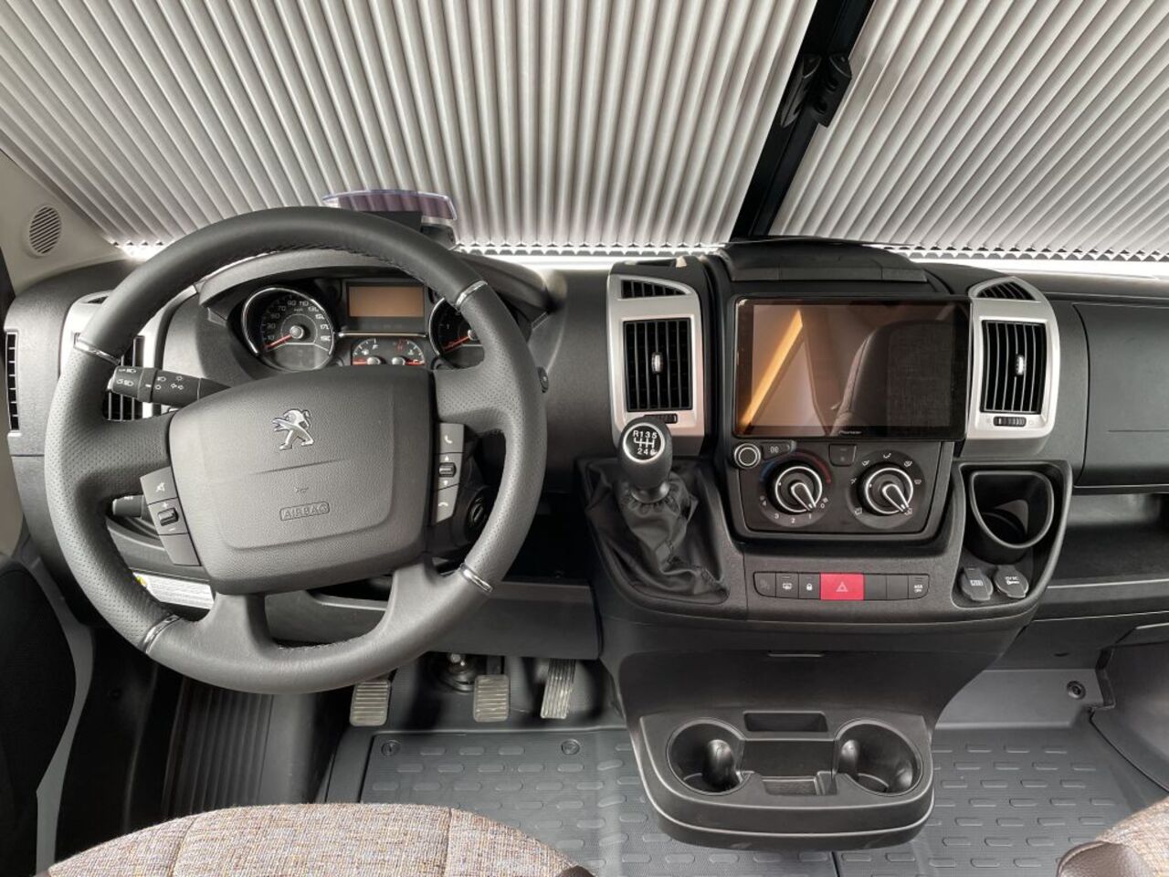 KNAUS 600 MQ Abverkaufsstück Ansicht 22 für Fahrzeugdetailseite