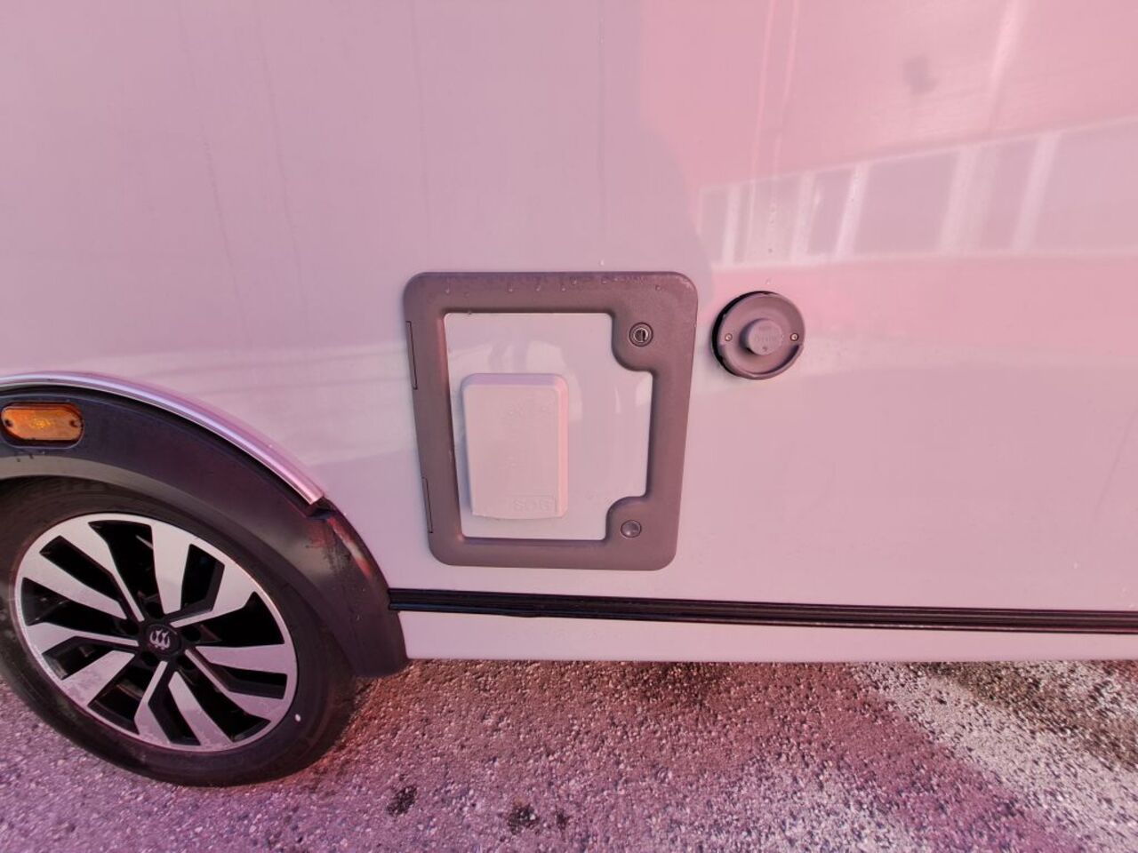 KNAUS 460 EU 60 Years Ansicht 8 für Fahrzeugdetailseite