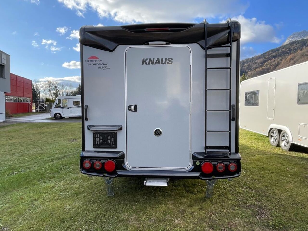 KNAUS 480 QL Black Selection Ansicht 5 für Fahrzeugdetailseite