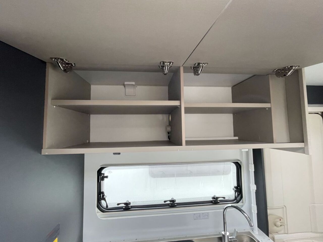 ADRIA 492 LU Ansicht 22 für Fahrzeugdetailseite