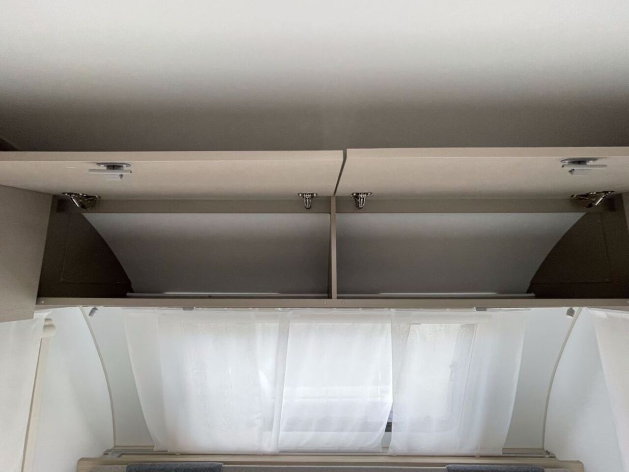 ADRIA 492 LU Ansicht 26 für Fahrzeugdetailseite