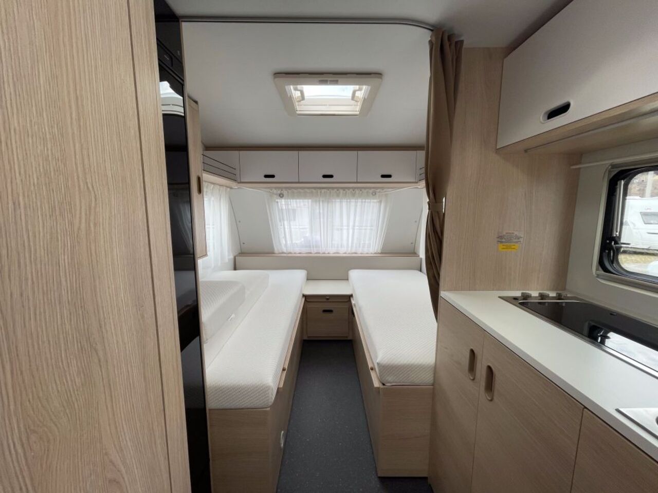 ADRIA 492 LU Ansicht 8 für Fahrzeugdetailseite