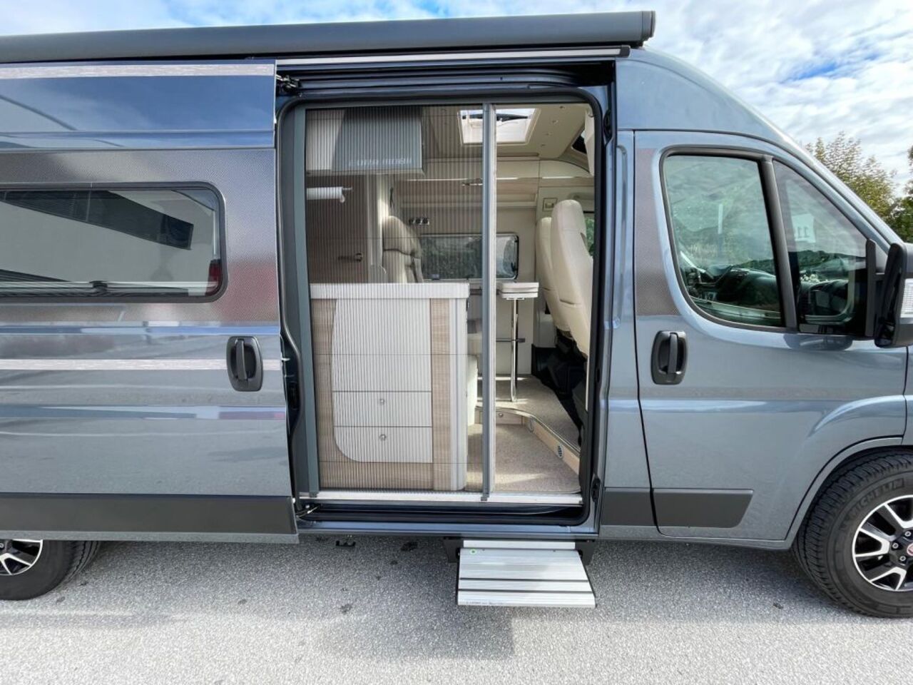 EURAMOBIL 595 HB -Jungwagen mit nur 6.594 km. Ansicht 7 für Fahrzeugdetailseite