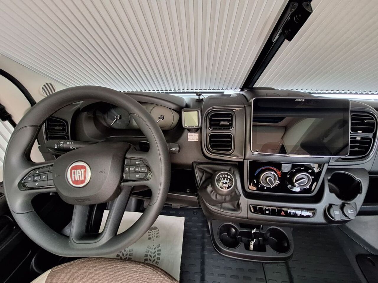 EURAMOBIL 595 HB -Jungwagen mit nur 6.594 km. Ansicht 9 für Fahrzeugdetailseite