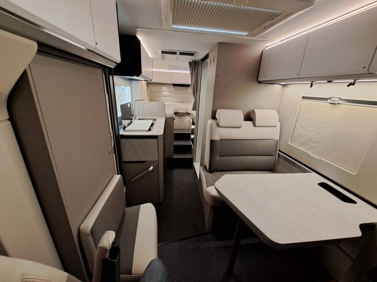 ADRIA Supreme SL - ab Euro 103.020,-- Ansicht 10 für Fahrzeugdetailseite