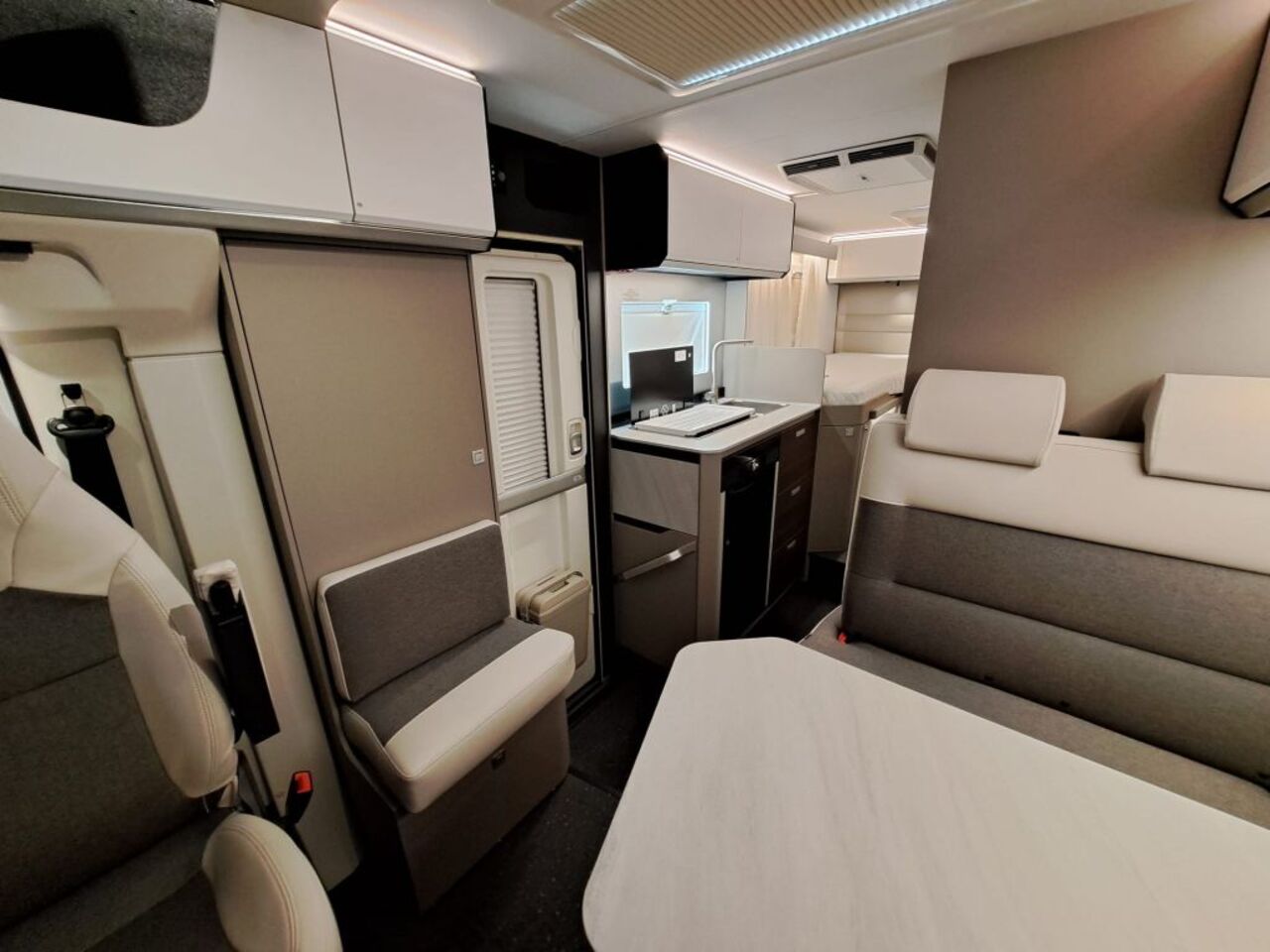 ADRIA Supreme SL - ab Euro 103.020,-- Ansicht 11 für Fahrzeugdetailseite