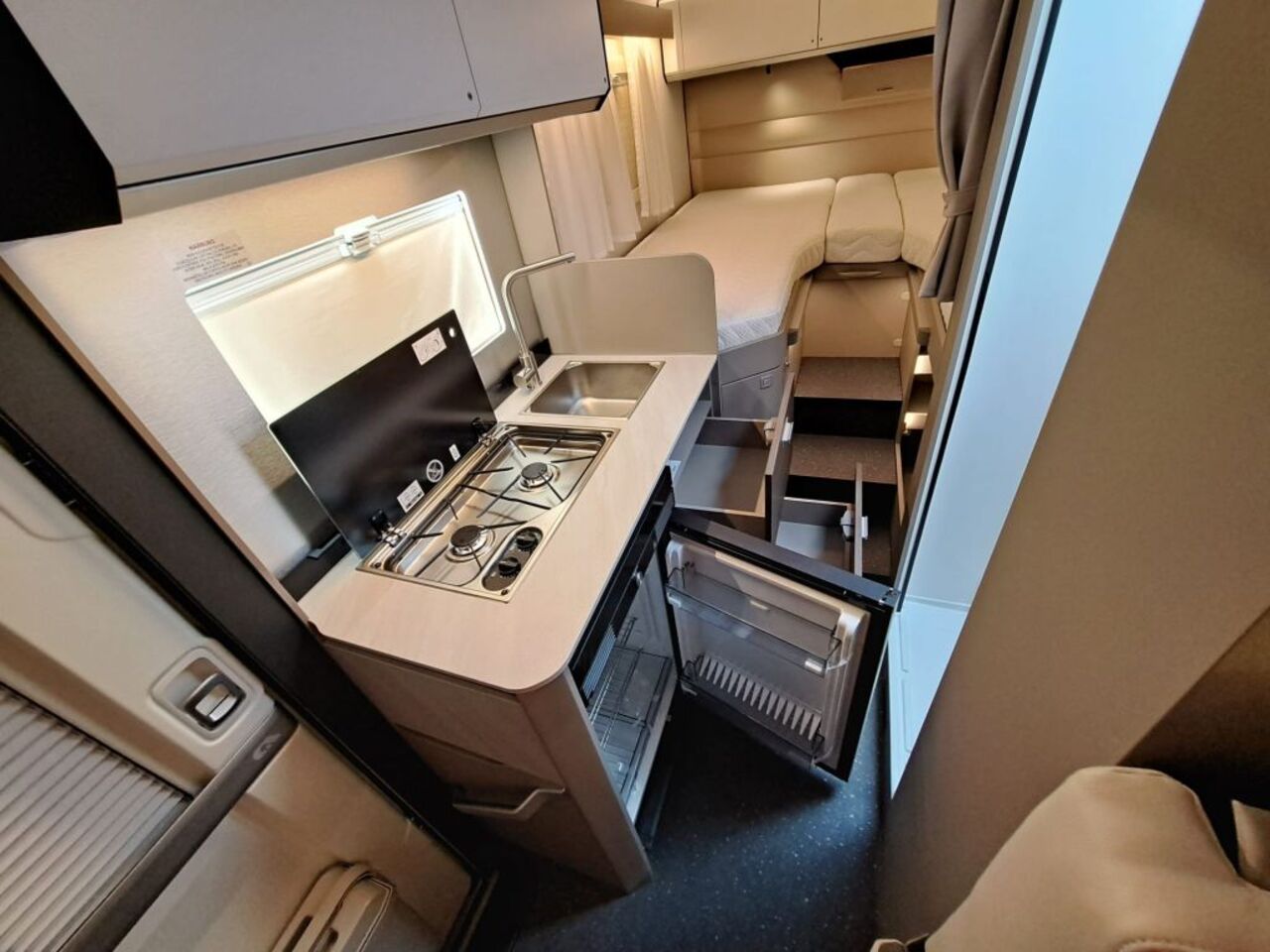 ADRIA Supreme SL - ab Euro 103.020,-- Ansicht 13 für Fahrzeugdetailseite