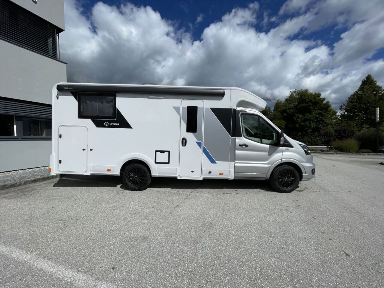 SUN LIVING 70 DL -20ED- ab Euro 76.084,-- Ansicht 5 für Fahrzeugdetailseite