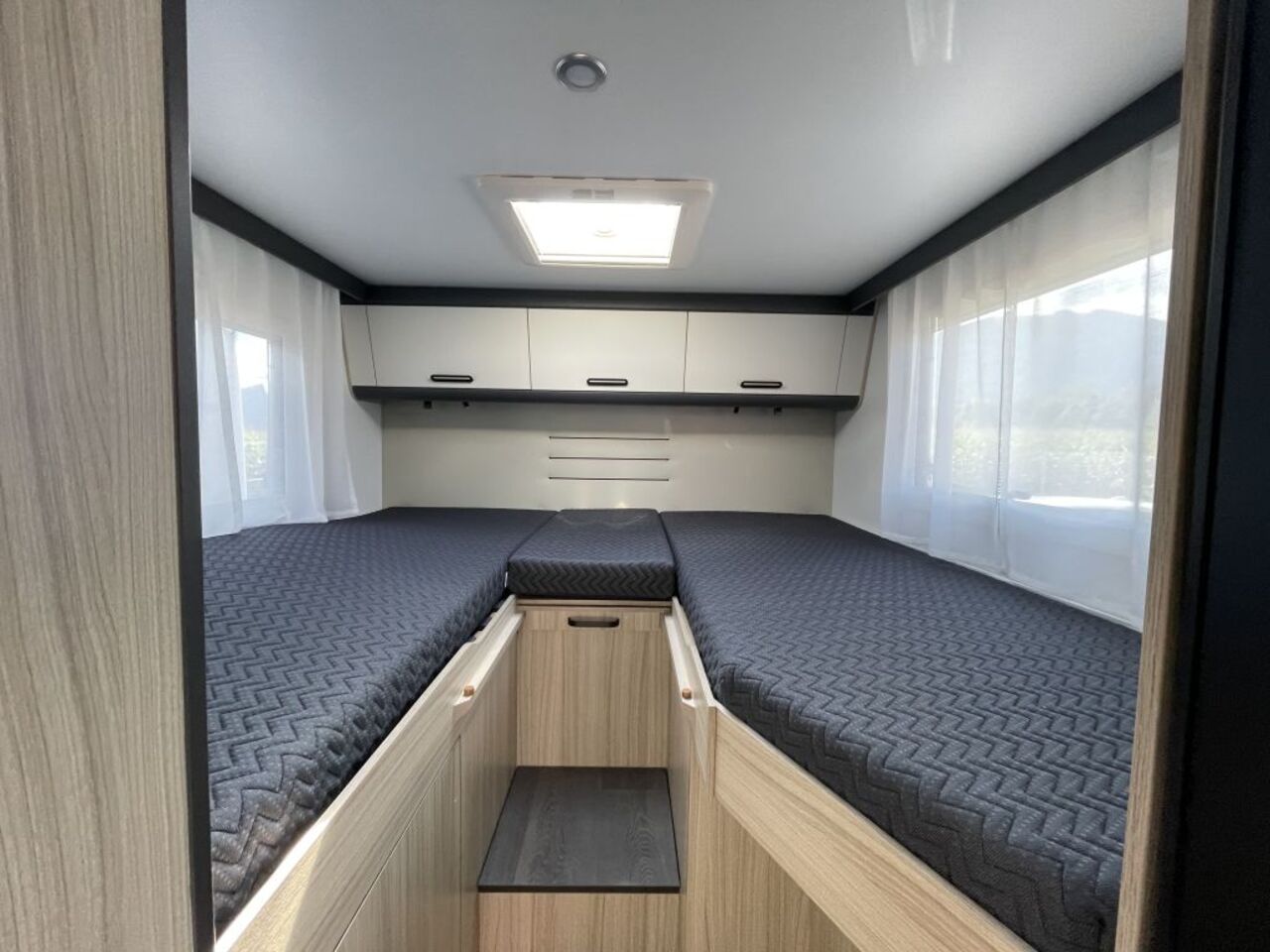 SUN LIVING 70 DL -20ED- ab Euro 76.084,-- Ansicht 8 für Fahrzeugdetailseite
