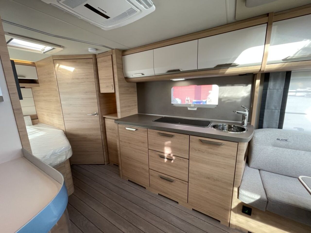 KNAUS 580 UF Black Selection Ansicht 10 für Fahrzeugdetailseite
