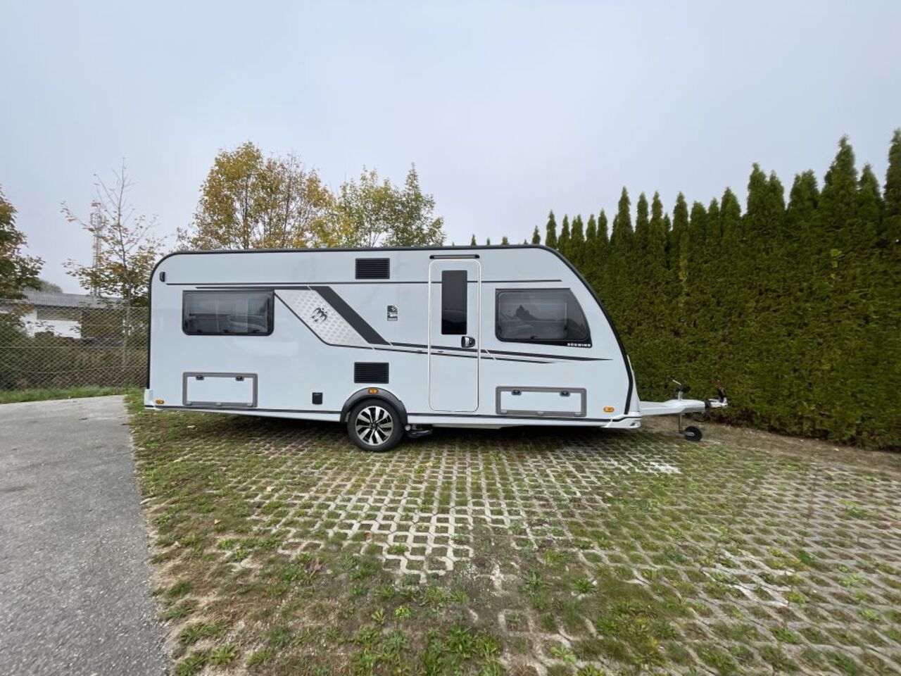 KNAUS 580 UF Black Selection Ansicht 3 für Fahrzeugdetailseite