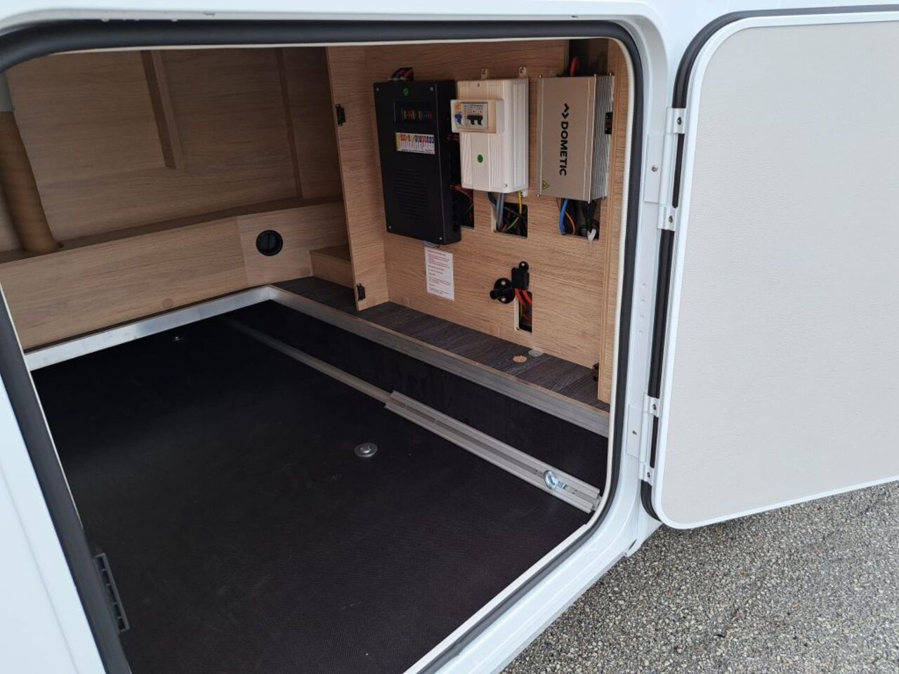 WEINSBERG 600 MF Ansicht 9 für Fahrzeugdetailseite