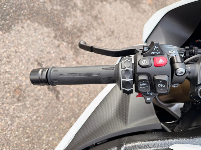 BMW S 1000 RR M Paket Race-/Dynamik-Paket Heizgriffe Ansicht 11 für Fahrzeugdetailseite
