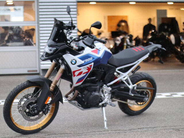 BMW F 900 GS GS Trophy Keyless Ride Schaltassi Pro. Ansicht 3 für Fahrzeugdetailseite