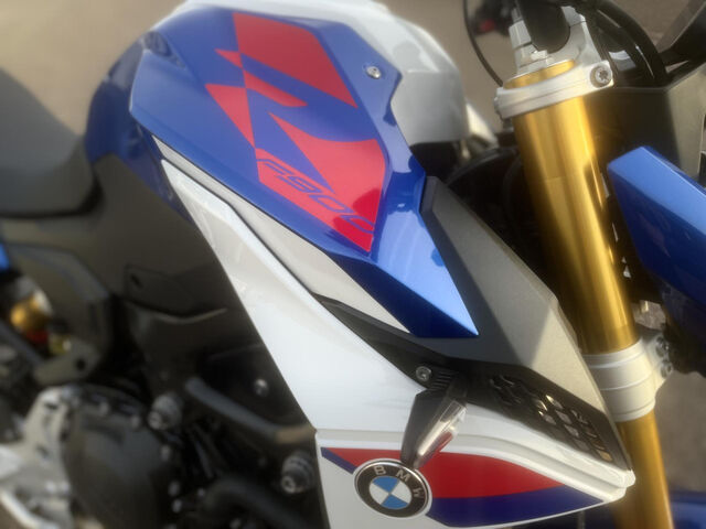 BMW F 900 R Style Sport Dynamik-/Komfort-Paket LED ABS Ansicht 10 für Fahrzeugdetailseite