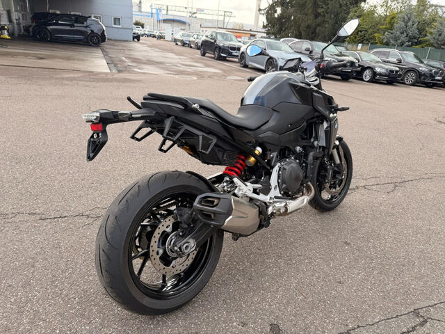 BMW F 900 R A2 Style Triple Black Tempomat Heizgriffe Ansicht 7 für Fahrzeugdetailseite