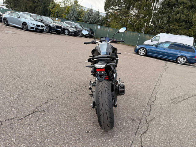 BMW F 900 R A2 Style Triple Black Tempomat Heizgriffe Ansicht 8 für Fahrzeugdetailseite