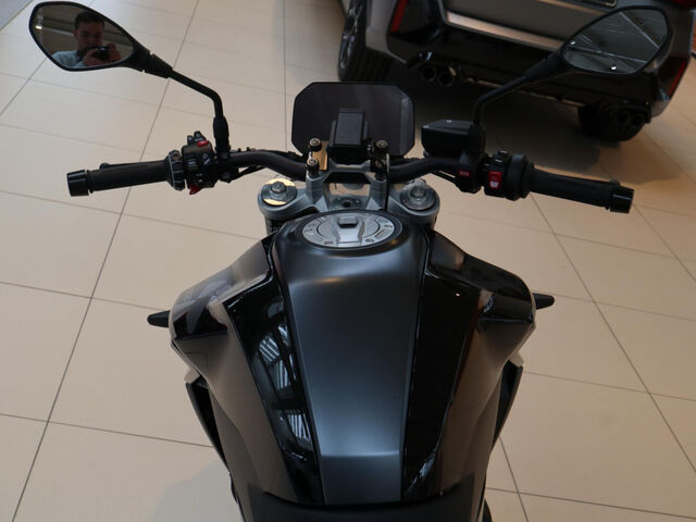 BMW F 900 R Triple Black Dynamik-/Komfort-Paket LED Ansicht 12 für Fahrzeugdetailseite