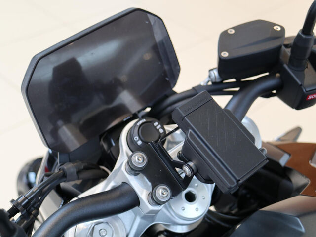 BMW F 900 R Triple Black Dynamik-/Komfort-Paket LED Ansicht 14 für Fahrzeugdetailseite