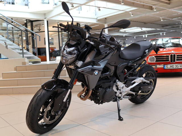 BMW F 900 R Triple Black Dynamik-/Komfort-Paket LED Ansicht 2 für Fahrzeugdetailseite