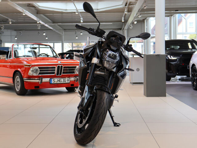BMW F 900 R Triple Black Dynamik-/Komfort-Paket LED Ansicht 3 für Fahrzeugdetailseite