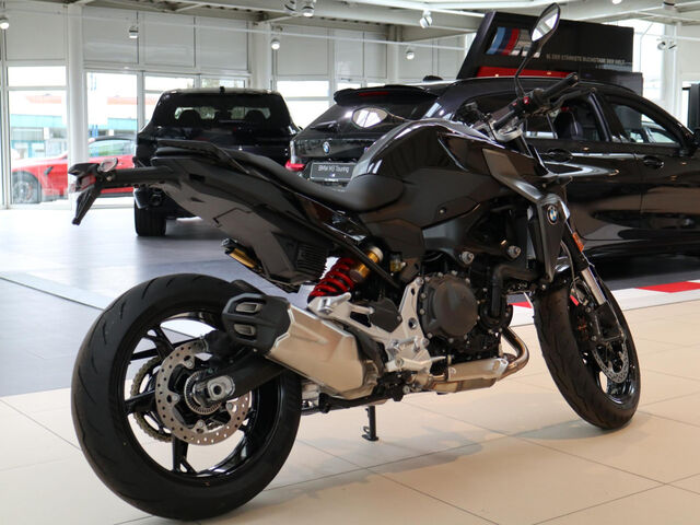 BMW F 900 R Triple Black Dynamik-/Komfort-Paket LED Ansicht 6 für Fahrzeugdetailseite