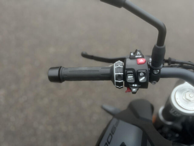 BMW F 900 R Triple Black Dynamik-/Komfort-Paket Heizg. Ansicht 14 für Fahrzeugdetailseite