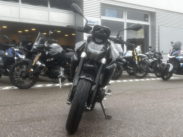 BMW F 900 R Triple Black Dynamik-/Komfort-Paket Heizg. Ansicht 3 für Fahrzeugdetailseite