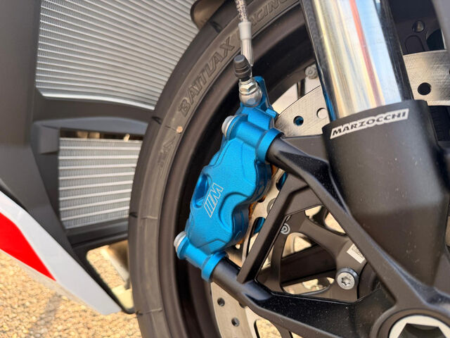 BMW M 1000 R Heizgriffe RDC Tempomat Sozius-Paket ABS Ansicht 11 für Fahrzeugdetailseite