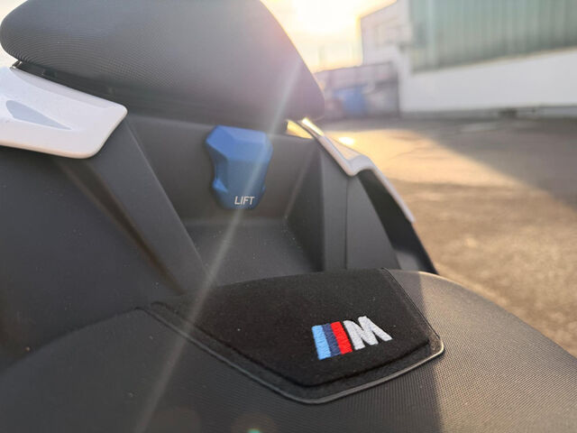 BMW M 1000 R Heizgriffe RDC Tempomat Sozius-Paket ABS Ansicht 12 für Fahrzeugdetailseite
